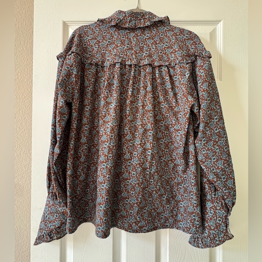 Helder Korean Couture Button Down Floral Blouse - Picture 2 of 16